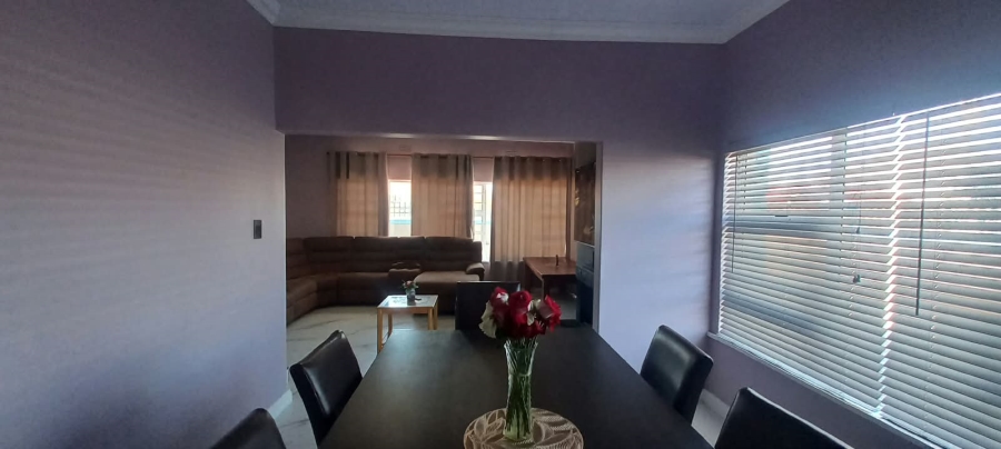 5 Bedroom Property for Sale in Belgravia Western Cape